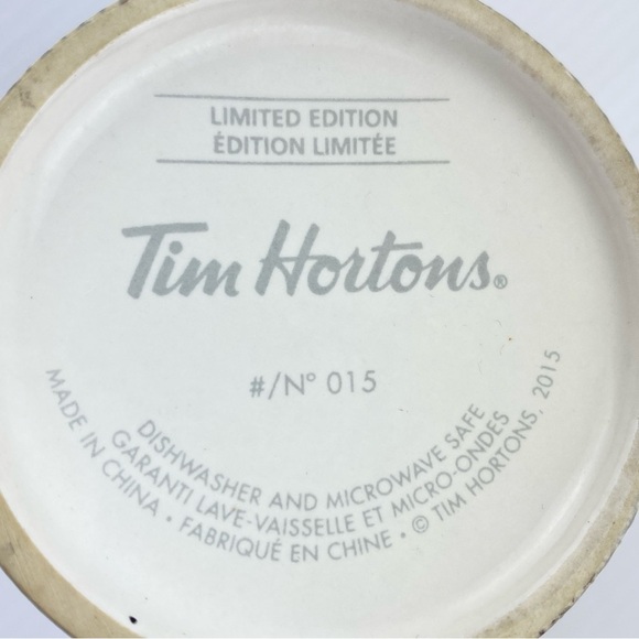 Tim Hortons 14 oz Mug Red Christmas Knit No 015 Limited Edition Coffee Cup 2015 - Picture 7 of 8